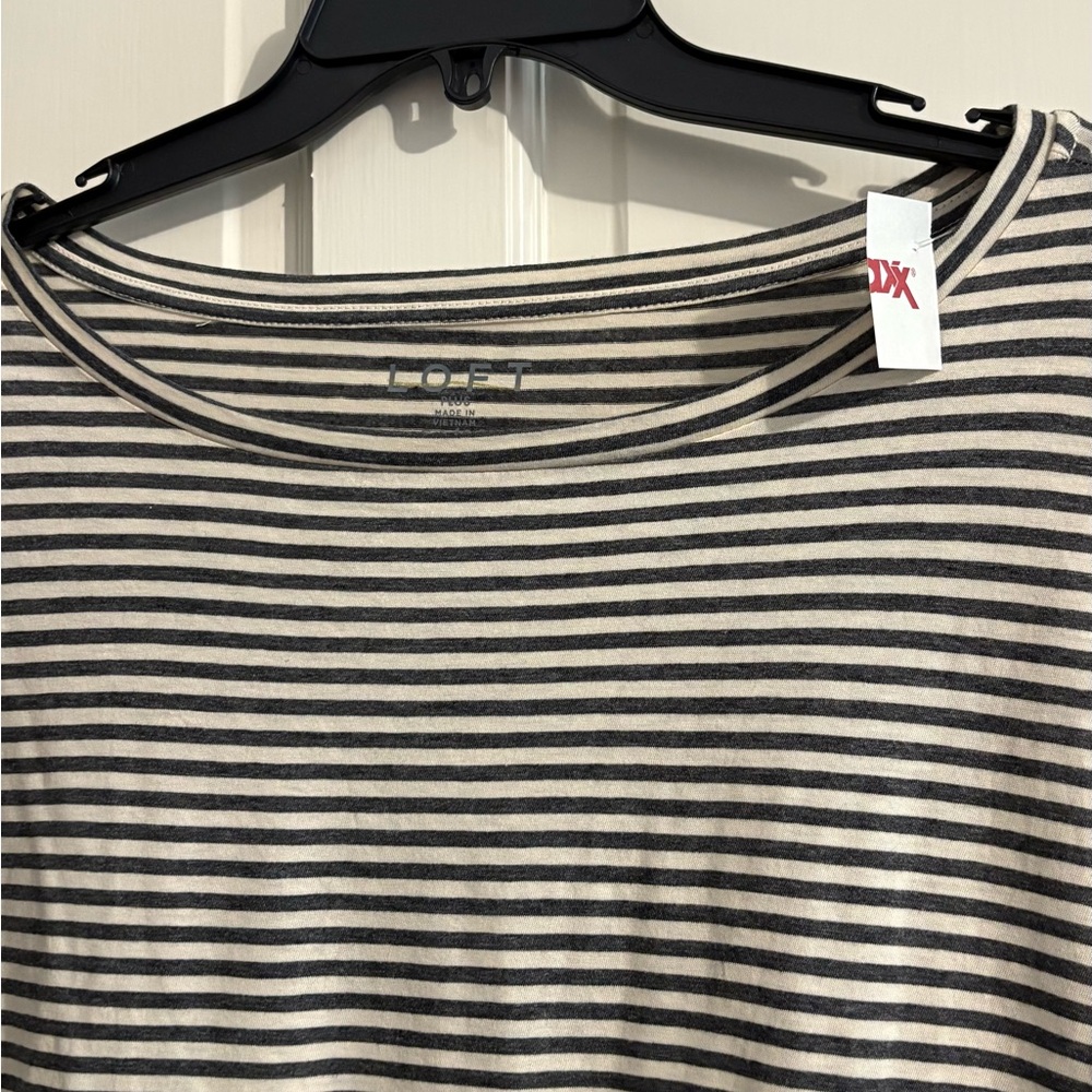 LOFT Women’s Plus Smokey Gray & Cream Striped Long Sleeve Top - Picture 3 of 8
